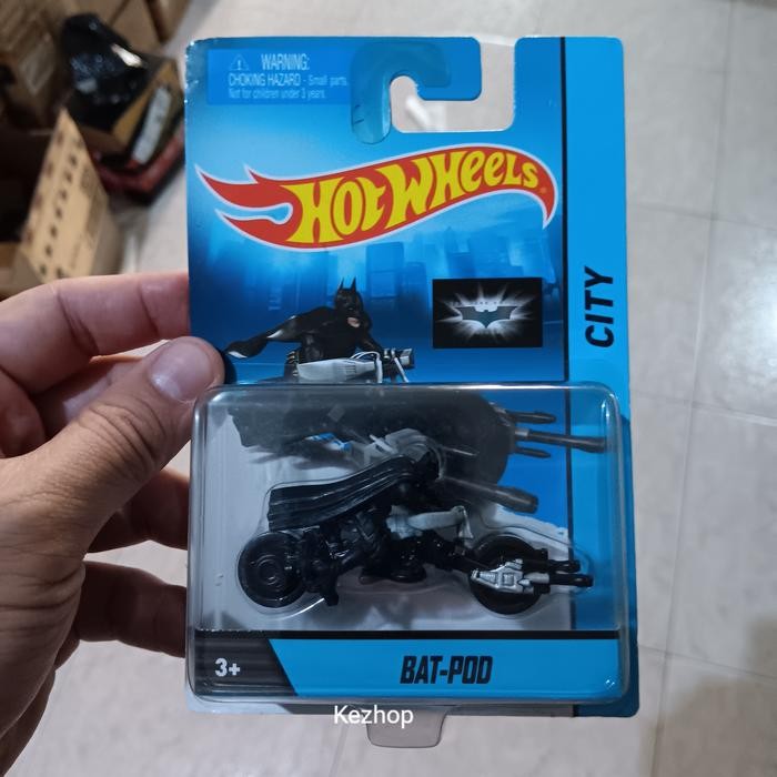 HOT WHEELS BATMAN BATPOD + FIGURE RARE