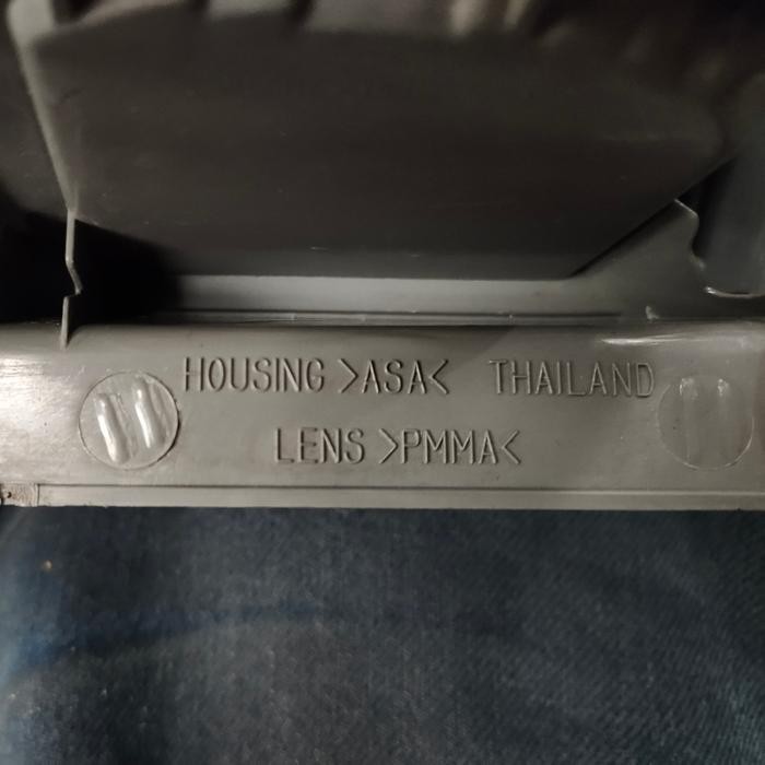 Stoplamp Daihatsu Luxio 2014 Bekas