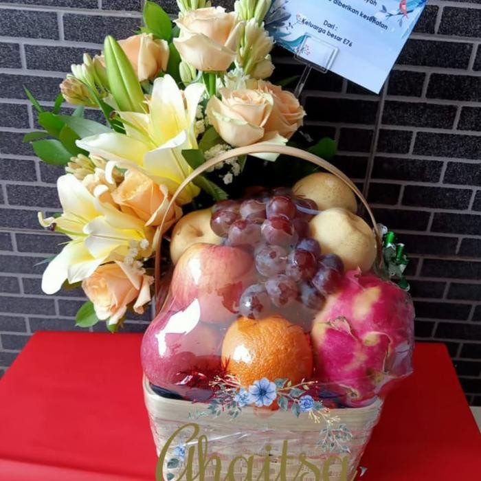 

Parcel Buah Keranjang Rotan