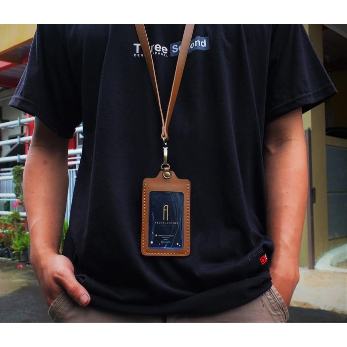 

Pilihan- Name Tag - Id Card Kulit - Model L.2