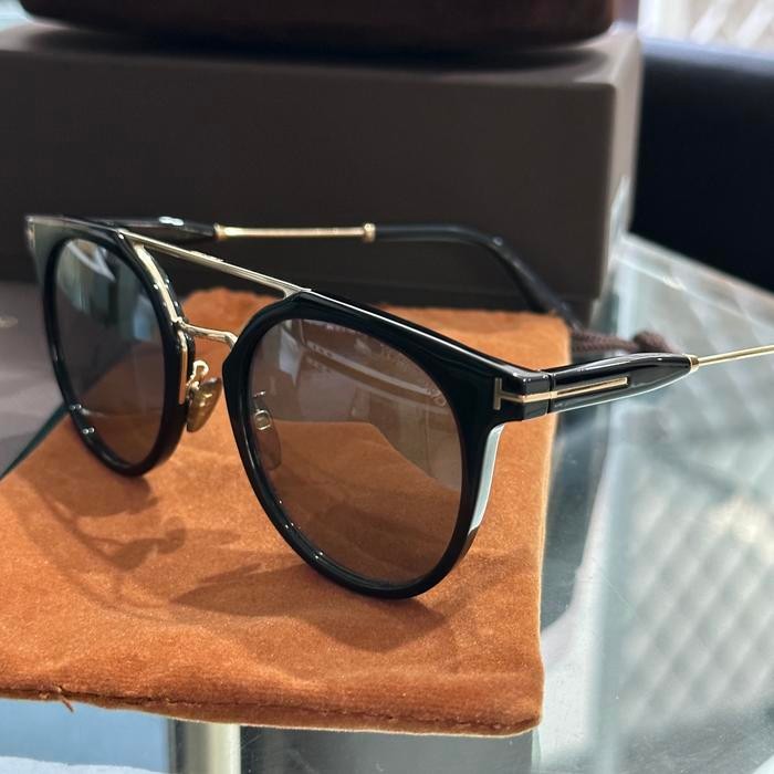 Kacamata Hitam Sunglasses Pria / Wanita Tom Ford (Asli / Original)