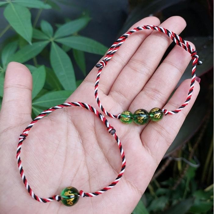 

April Gallery - Gelang Tridatu Manik Hijau Keharmoniisaan Perempuan Laki-Laki Sukses Kode 152