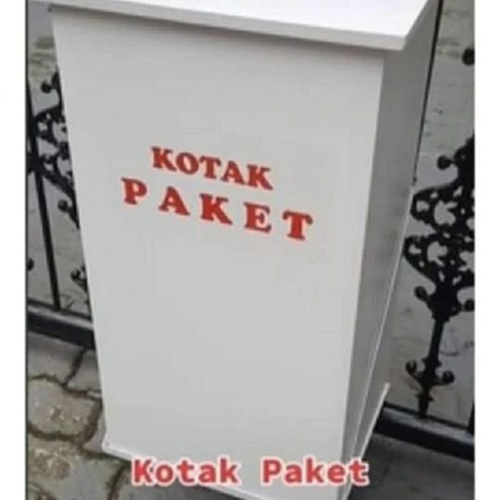 kotak paket depan rumah