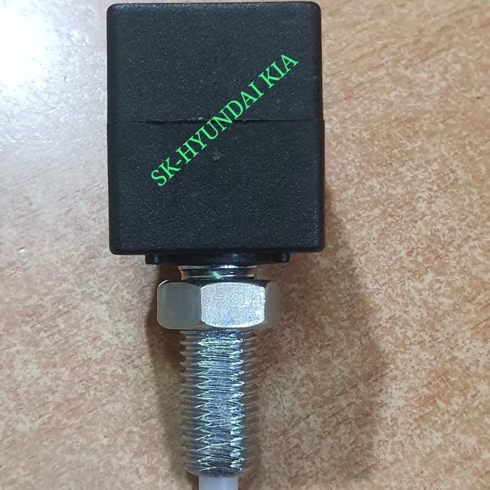Switch Rem Stop Lamp Mobil Hyundai Dan Kia - Socket 2