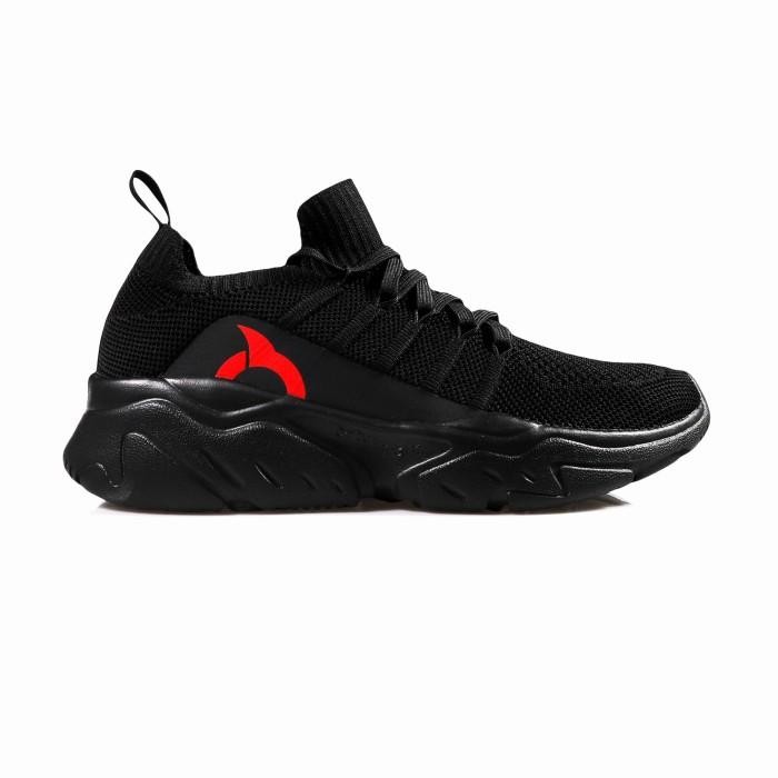 Ortuseight Sepatu Sneakers Invaders Encore All Black