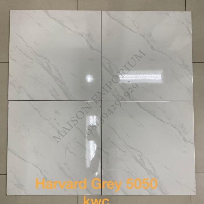 Executive KERAMIK INUM 50X50 HARVAD GREY GLOSSY /KRAMIK LANTAI RUMAH