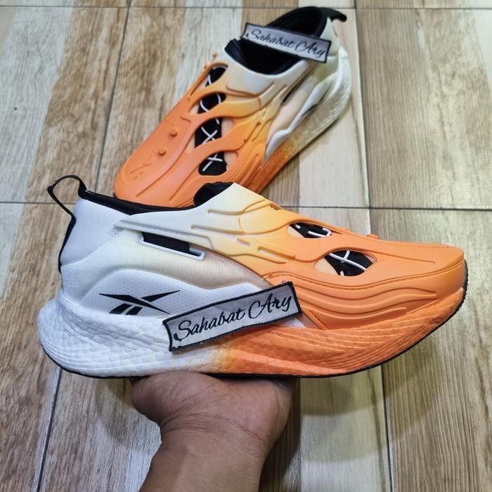 Sepatu Floatride Energy Shield System White Burnt Orange