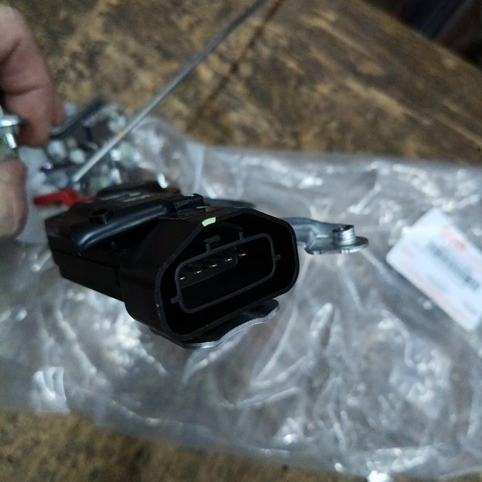 Door Lock Depan Kanan Apv Arena