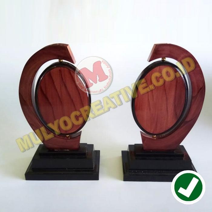

Vandel Kayu Model Oval bisa Bolak Balik - Plakat Polos PREMIUM