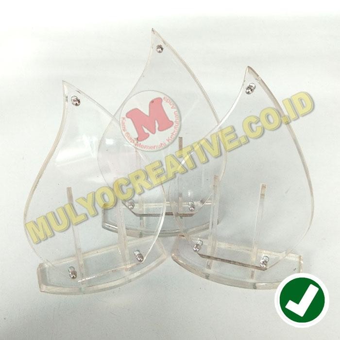 

Plakat Akrilik Polos Bentuk Daun - Plakat Akrilik Model Daun PREMIUM