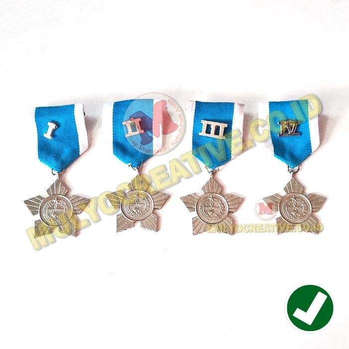 

Lencana Tanda Jasa Kehormatan Pramuka Pin Bintang Jasa Silver Murah PREMIUM