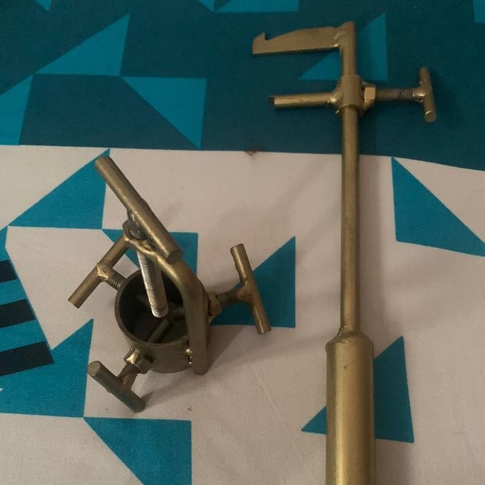 MURAH.. TREKER PEMBUKA KLIPAN SHOCK DEPAN MOTOR UNIVERSAL & TREKER SEAL SHOCK