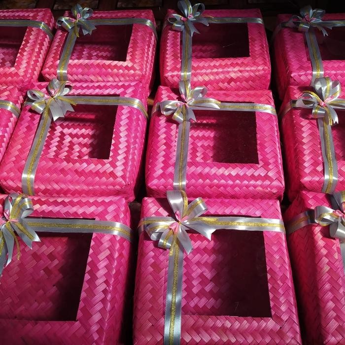 PREMIUM Besek Mika Pita Warna 30x30 cm Besek Anyaman Bambu Wadah Makanan