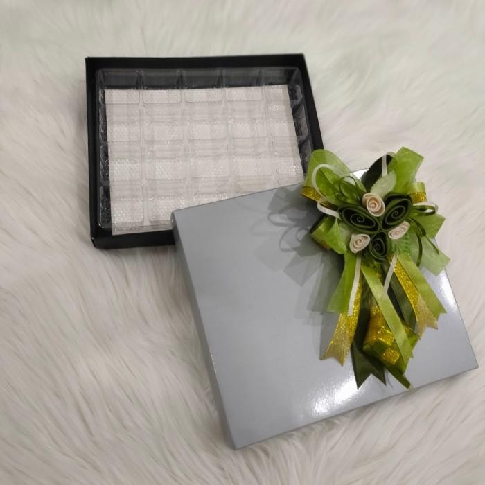 (Expert) Kotak Dus Kemasan kue-kue Sekat mika 20/30 (varian warna)