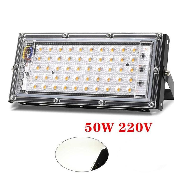 LAMPU TAMAN LAPANGAN VOLI BADMINTON 50 WATT FLOOD LIGHT 4500 LUMENS