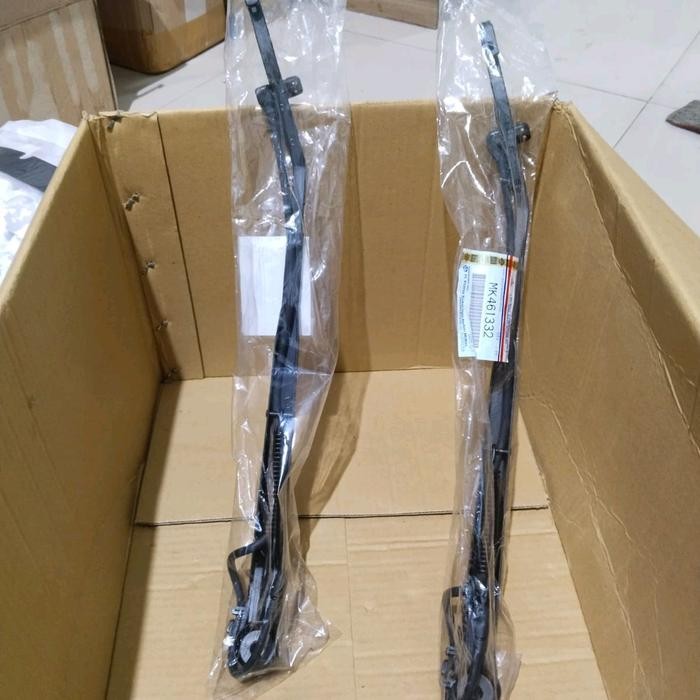 WIPER CANTER ORI KACA MOBIL 1 SETT sudah ada slang stang WIPER mobil canter L300 dll