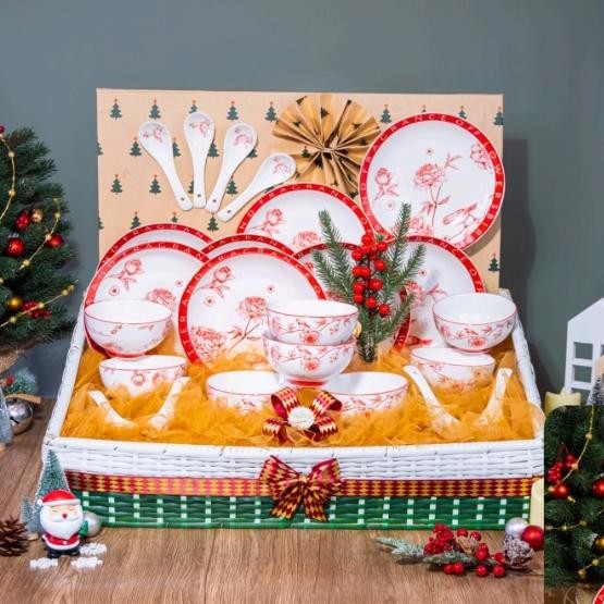 

Oriental Christmas New Year Gift Hampers 2025 Peralatan Makan Keramik Mewah