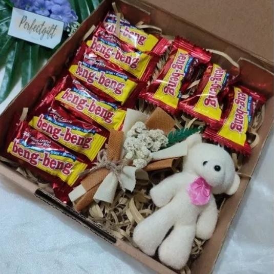 

Kado Hadiah Ultah Wisuda Anniversary Boneka + Snack + Buket Bunga