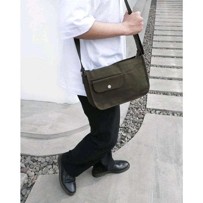 TAS KANVAS BESAR KANTONG TAS SELEMPANG KEREN 2025 TAS SELEMPANG PRIA/WANITA masih ready