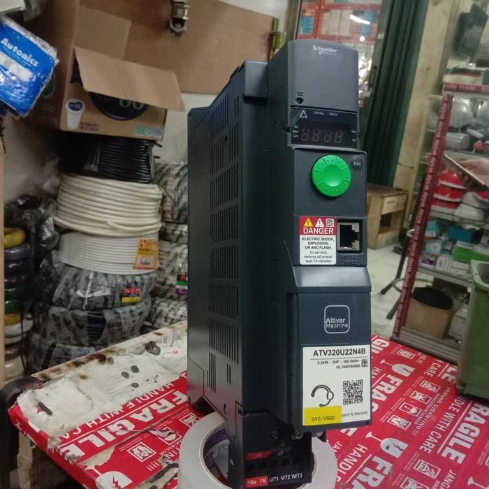 Cuci Gudang Inverter Schneider Atv320U22N4B 2,2Kw 3Hp 380V Original