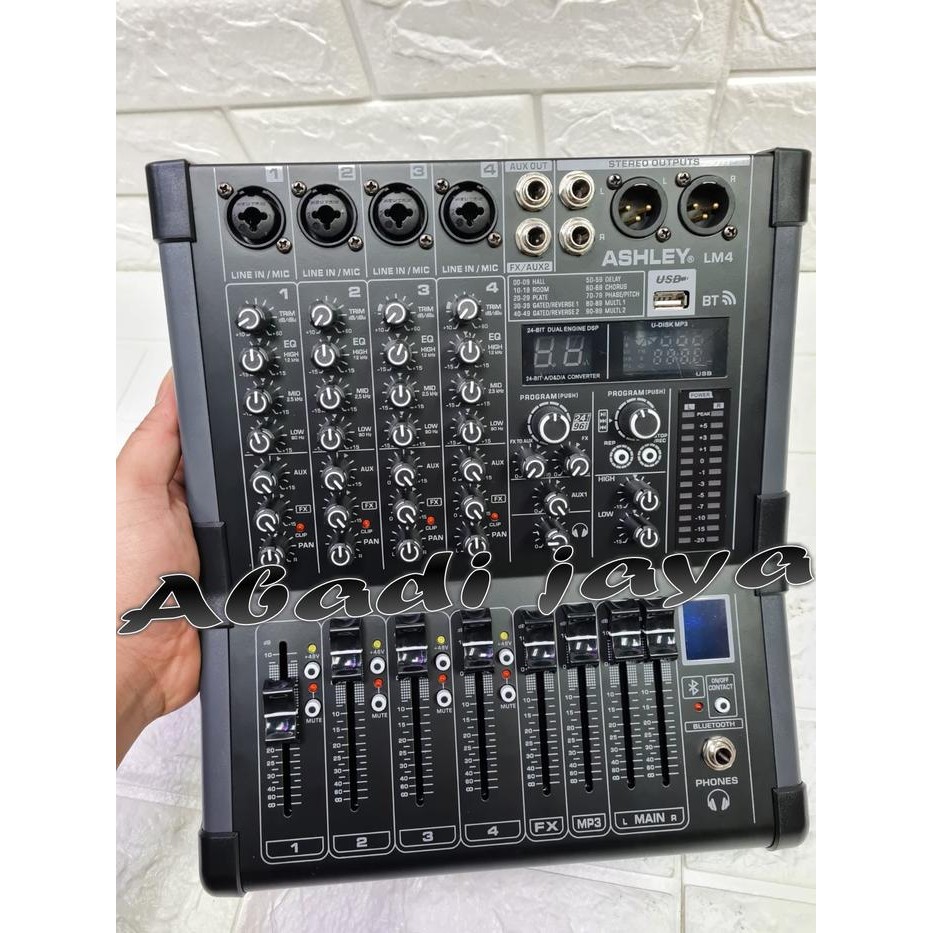 MIXER ASHLEY LM 4 4 CHANNEL ASHLEY LM4 HARDCASE