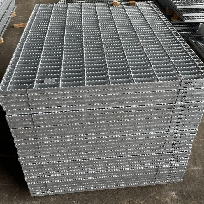 Grating Galvanis Gerigi (Serrated) Galvanized Grating *