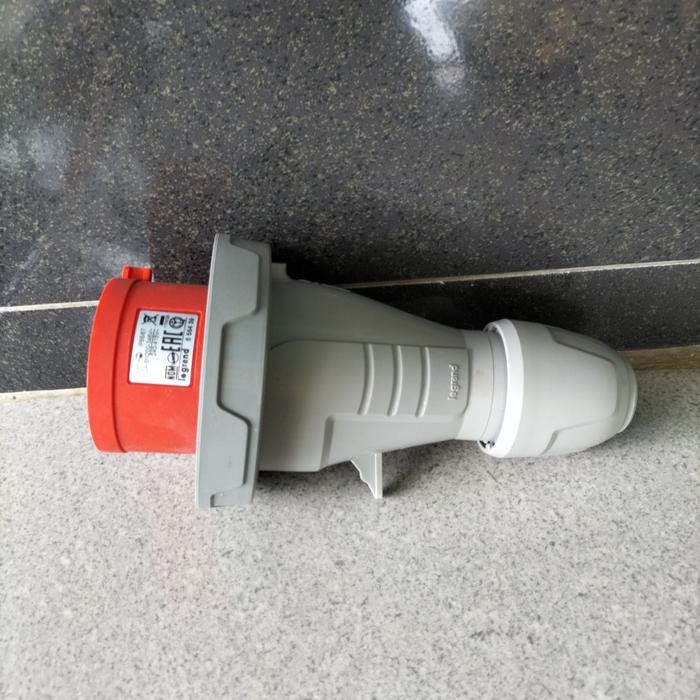 soket/plug legrand 32a 5pin ip66/67 555439