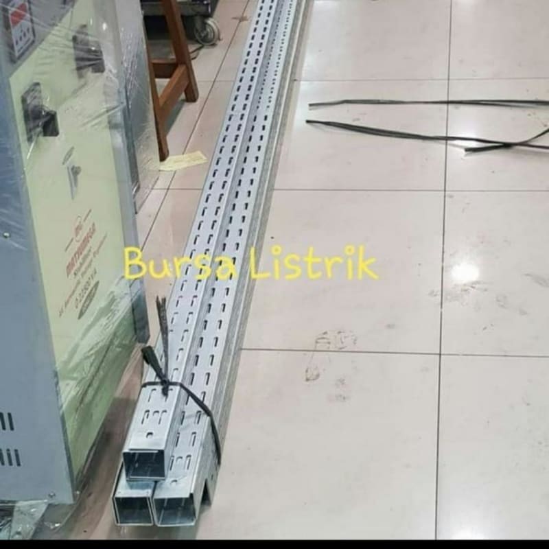

Kabel Tray Elektro tipe U Tinggi 50mm / 5 cm lengkap cover