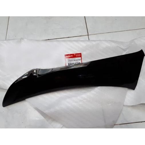 Cover Shield Leg Kanan Supra X 125 Hitam 64430-KTM-850FMB
