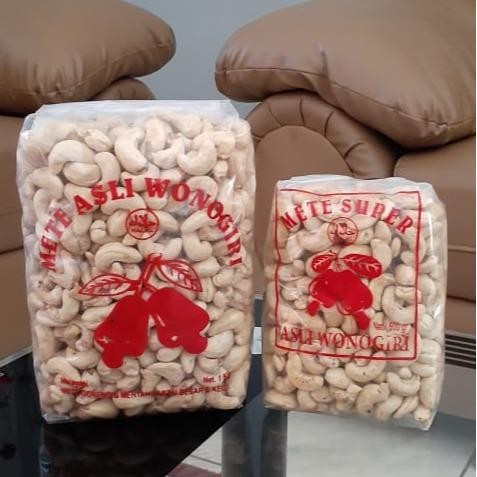 

KACANG METE MENTAH KERING