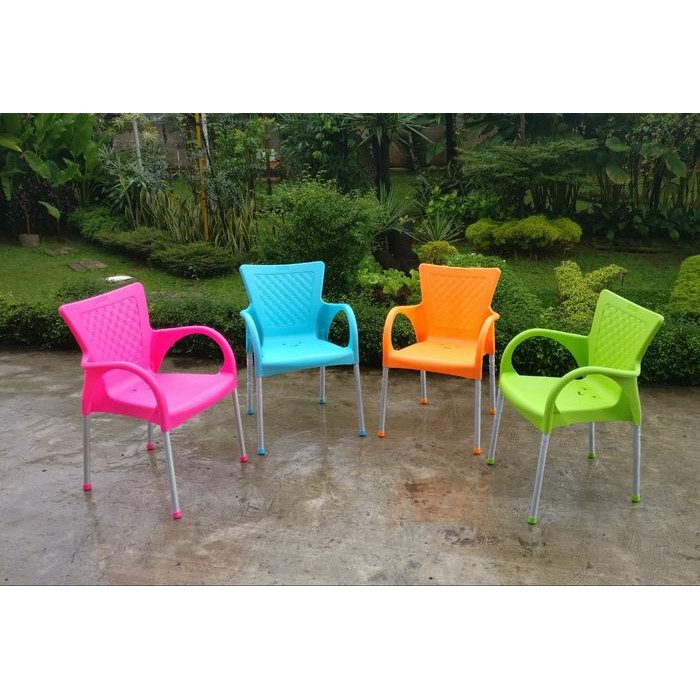 Akako - Kursi Santai Plastik Infinity - Murah Gratisongkir