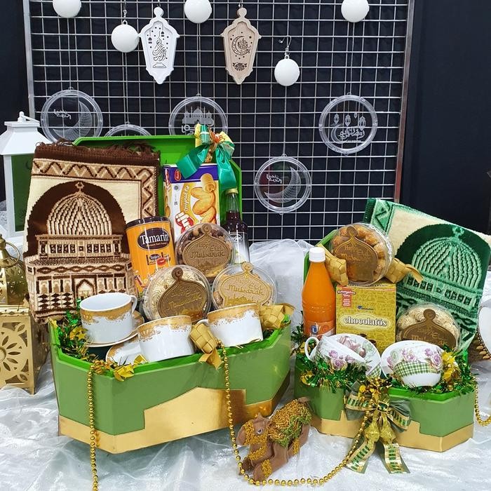 

Paket box hampers lebaran kue kering toples murah 51