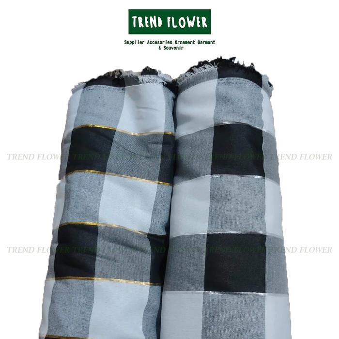 

AT KAIN BALI POLENG EMAS SILVER KOTAK BESAR Katun Gorden Sarung Baju