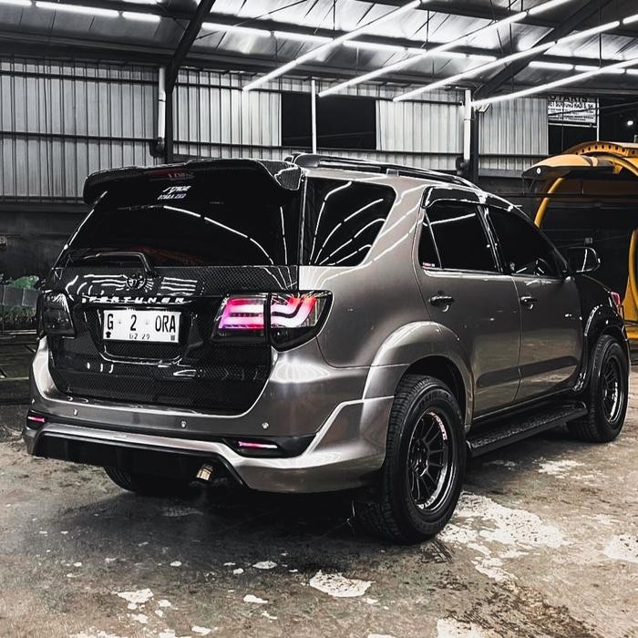 Cover Bagasi Carbon Fortuner VNT Non VNT Serat Carbon Asli Sistem Tempel Presisi Pemasangan Mudah