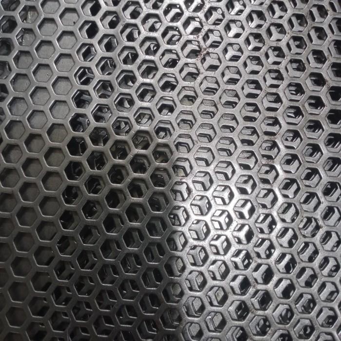 Plat Ram Gril Hexagonal 50 cm x 50 cm Plat ram Speaker besi Tebal 0,8