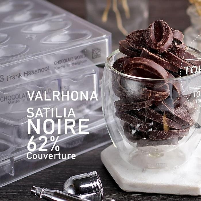 

Valrhona Satilia Noire 62% 100Gr Dark Chocolate Couverture Cokelat Baking Coklat Keping