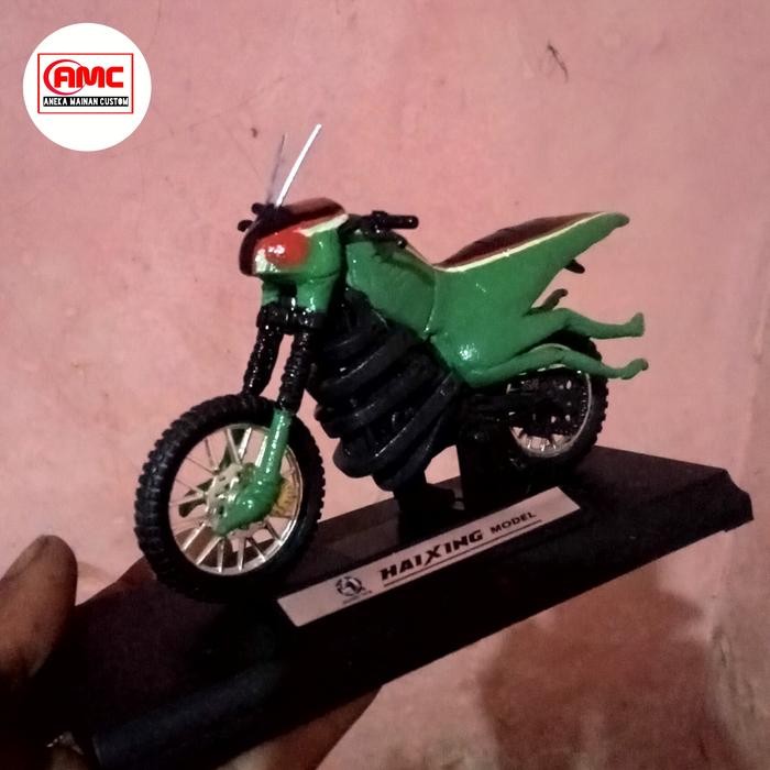 Diecast Motor Belalang Tempur Pasti Diskon