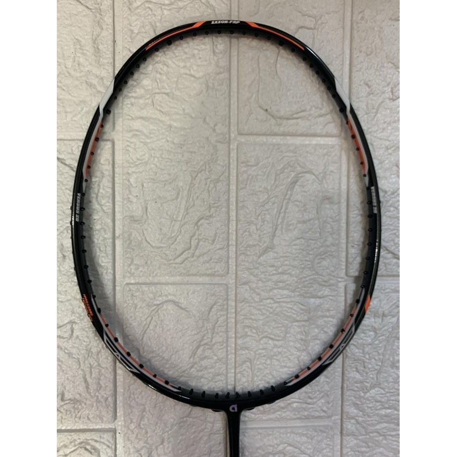 Raket badnton APACS VERSUS 20 kuat 35 lbs + grip