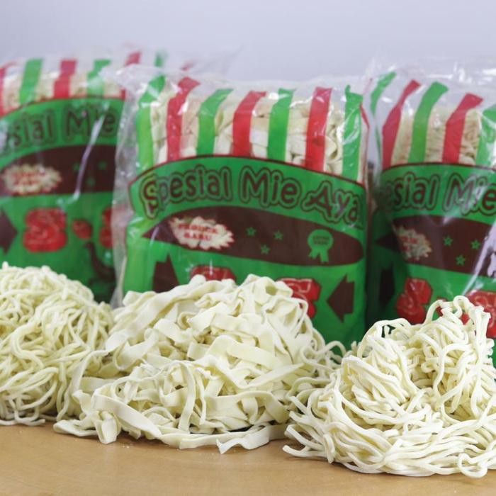

New Mie ayam mentah/mie basah telur bebek SPESIAL 500gr - Mie Halus