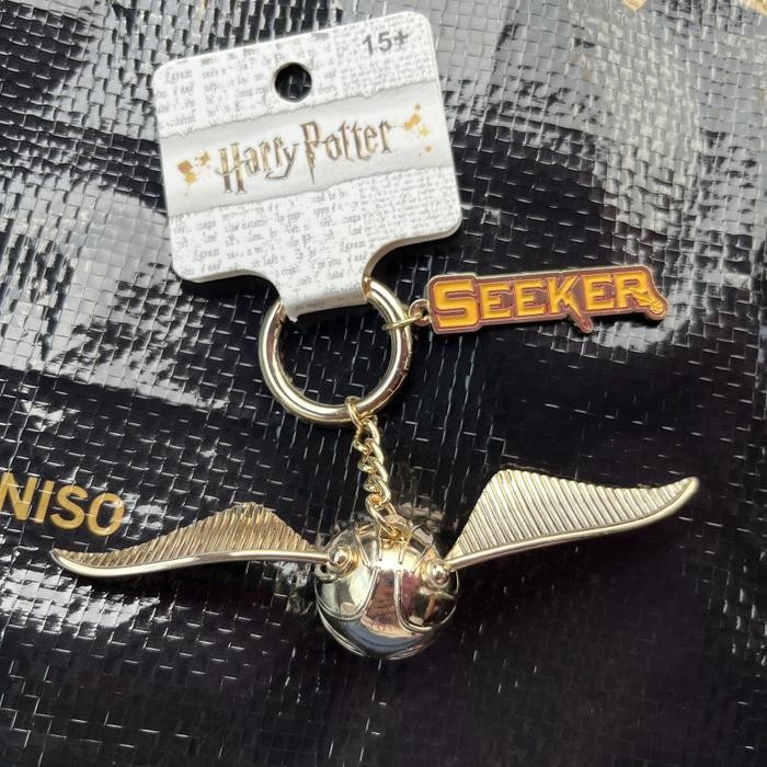Miniso x Harry Potter Gantungan Kunci dan Aksesori dengan Desain Snitch Emas