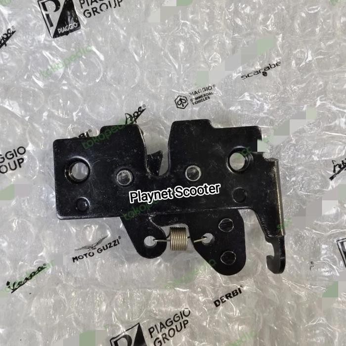 Kuncian Lock Jok Saddle Sadel Vespa Sprint Primavera