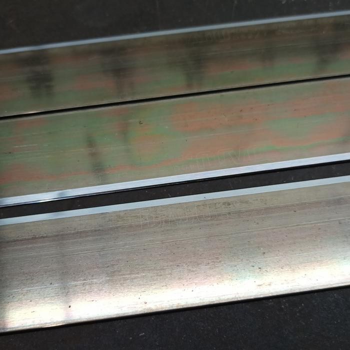 

RULE DIE STEEL PISAU POND CUTTING DIES 3PTS 40X1, 05 MM 50MTR KODE 1466