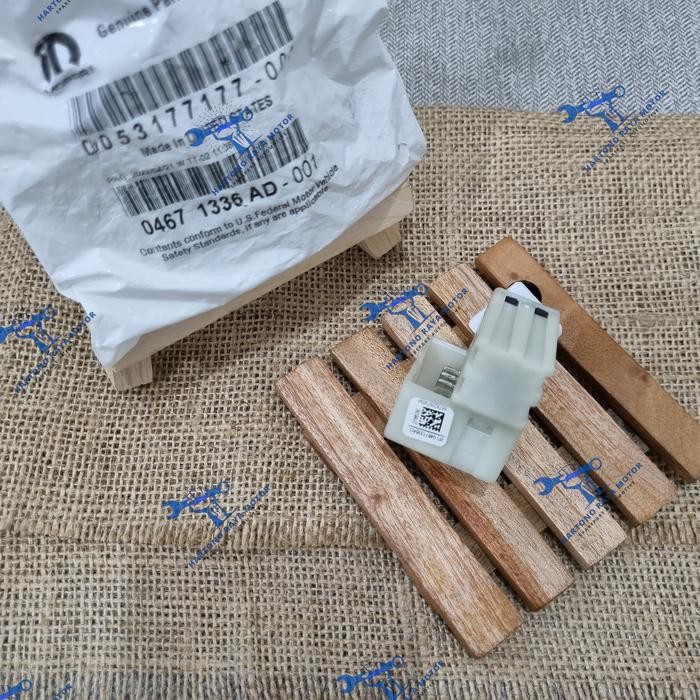 Terlaris Pedal Switch Brake Stop Lamp Switch Rem Jeep Wrangler Grand Cherokee