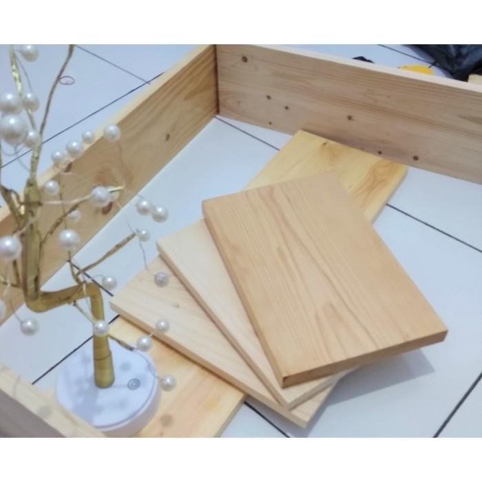 

Kayu Jatibelanda Ambalan papan kayu jati belanda 30 x 30 cm tebal 2 cm