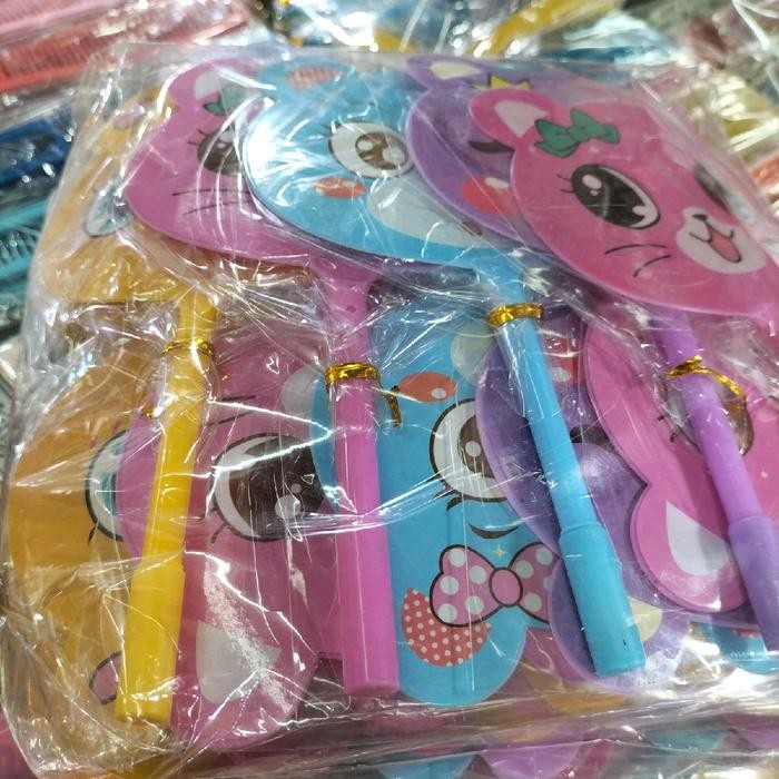 

Isi 50 Pcs Souvenir Pernikahan Ulang Tahun Murah Pulpen Kipas Karakter K Plastik Lucu Stationery