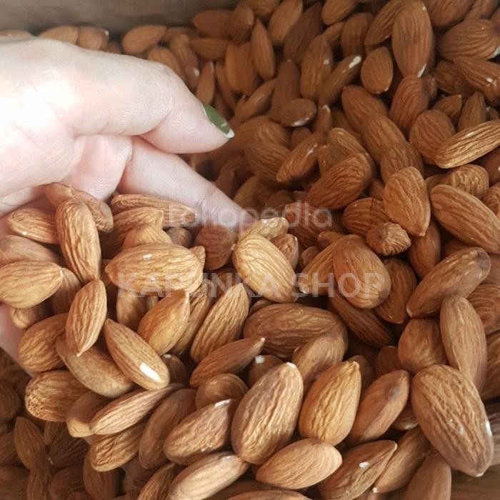 

Ready- Kacang Almond Mentah 1Kg/California Almond Usa/Almonesia