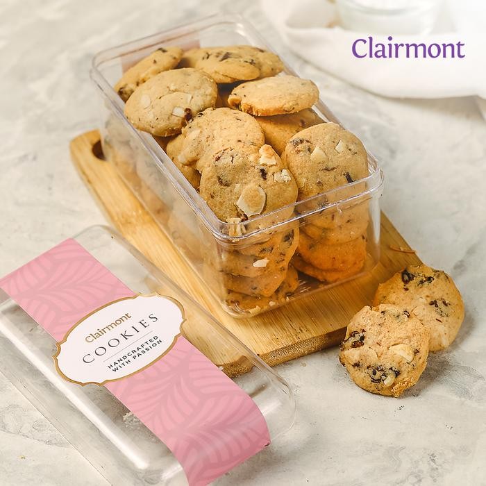 

OR6T Clairmont Almond Raisin Cookies