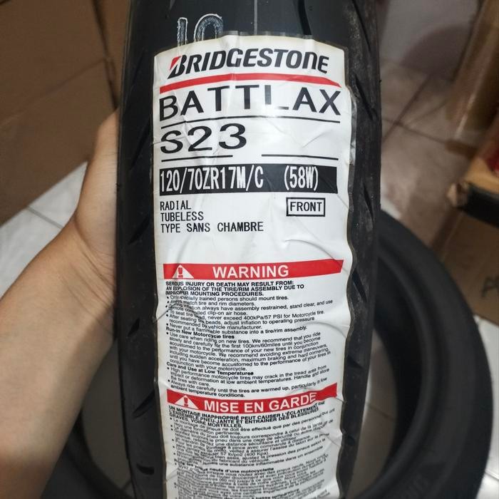 BAN LUAR BATTLAX S22 UKURAN 120 /70-17 FRONT