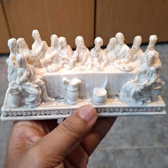Patung Pajangan Yesus Perjamuan Kudus
