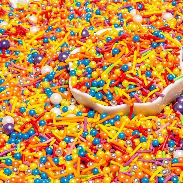 

MIXED SHAPES AND COLORS EDIBLE SPRINKLES 100 GR TRIMIT GULA COLORFUL